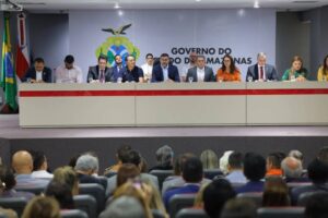 Governador Wilson Lima premia órgãos estaduais por avanços em transparência e controle