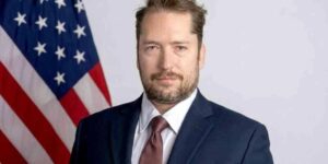 Itamaraty confirma revogação de visto de assessor de Trump após pedido de visita a Bolsonaro