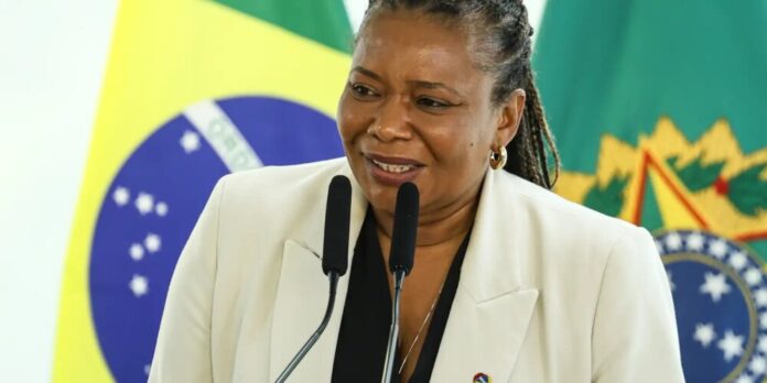 Ministra da Cultura defende investimento em arte e educação para qualificar a vida da população