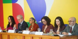 Governo lança Plano Clima com meta de reduzir emissões de CO2 em até 67% até 2035