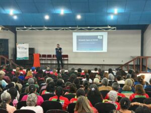 Prefeitura de Manaus lança palestra e manual sobre internet segura para idosos