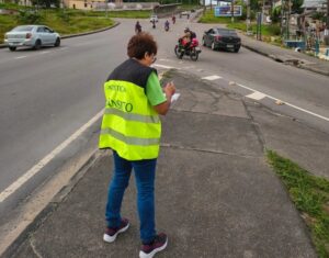 Prefeitura de Manaus realiza pesquisa de trânsito na Av. das Torres para melhorar travessia de pedestres