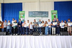 Sect entrega 100 títulos definitivos a produtores rurais de Itapiranga, fortalecendo o desenvolvimento no Amazonas
