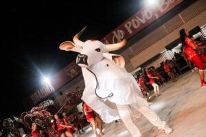 Parintins 2026: Caprichoso e Garantido abrem temporada com “mini festival” no Bumbódromo