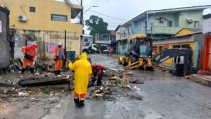 Prefeitura de Manaus intensifica limpeza estratégica para combater alagamentos na Zona Leste