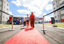 Amazonas Meu Lar entrega chaves de apartamentos para mais 88 famílias em Manaus