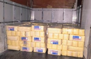 Vigilância Sanitária apreende 2 toneladas de queijo muçarela vencido em Manaus