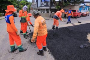 Prefeitura de Manaus avança com recuperação asfáltica em ruas do bairro Flores
