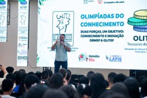 Prefeitura de Manaus premia mais de 400 estudantes em olimpíadas de matemática e educação financeira