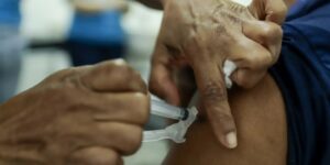 Campanha de vacinação contra a gripe inicia neste sábado em São Paulo