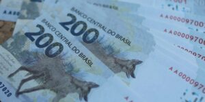 Arrecadação federal atinge recorde histórico em fevereiro, somando R$ 222,1 bilhões