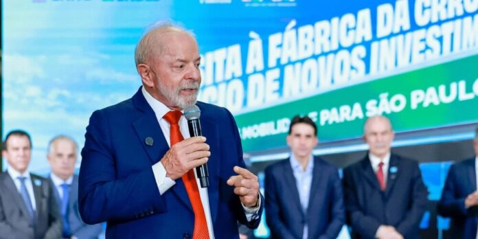 Lula defende parcerias externas para impulsionar tecnologia e empregos no Brasil