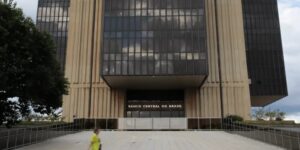 Banco Central mantém projeção de crescimento do PIB a 1,6% para 2026, mas alerta sobre riscos