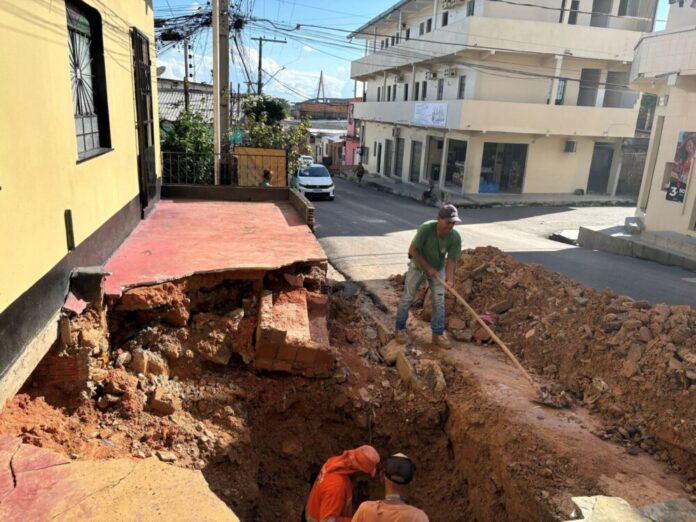 Prefeitura de Manaus recupera drenagem profunda na rua L1 do bairro Compensa