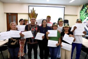 Sepror capacita agricultores familiares da aldeia Floresta Livre em associativismo rural