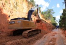 Prefeitura de Manaus restabelece tráfego na comunidade Itaporanga após desmoronamento