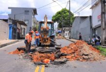 Prefeitura de Manaus recupera rede de drenagem na rua Comandante Carlos Narot, bairro da Paz