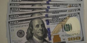 Contas externas do Brasil registram déficit de US$ 5,6 bilhões em fevereiro, queda de quase 50%
