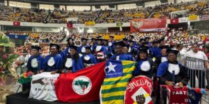 Recife celebra formatura de 30 mil pessoas em programa de alfabetização do MEC