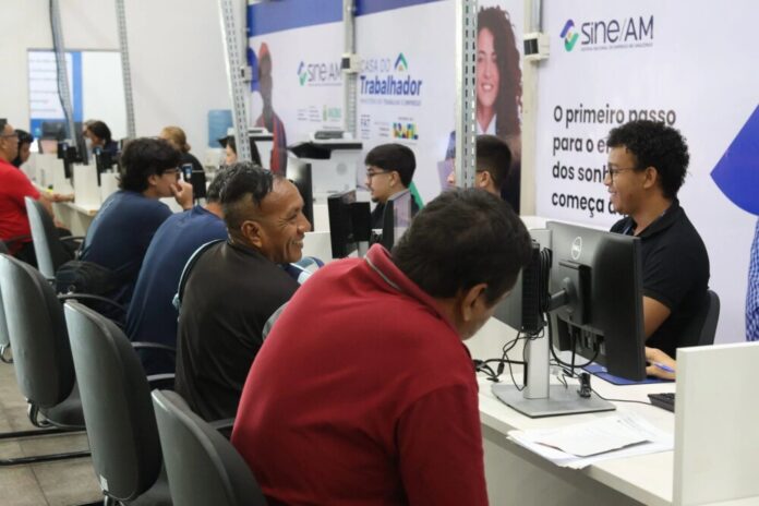 Sine Amazonas divulga 149 vagas de emprego nesta segunda-feira (30/03)
