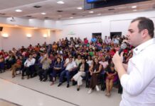 Governador interino Roberto Cidade