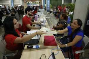 Roberto Cidade reforça importância da emissão de documentos durante abertura do ‘Registre-se’