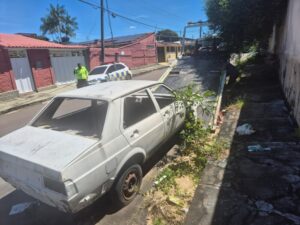 Operação ‘Sucata’ remove veículos abandonados nos bairros Planalto e Novo Aleixo