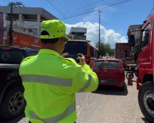 IMMU realiza fiscalização e registra 12 autuações na zona Leste de Manaus