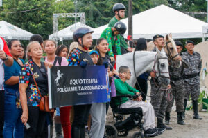 Projeto de equoterapia da Polícia Militar atende cerca de 200 famílias em Manaus