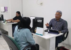 Posto da Sefaz no Centro de Manaus oferece orientação sobre IPVA, ITCMD e outros serviços