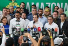 No primeiro dia à frente do Executivo, governador interino Roberto Cidade destaca estabilidade institucional e continuidade de projetos Fotos: Alex Pazuello/Secom