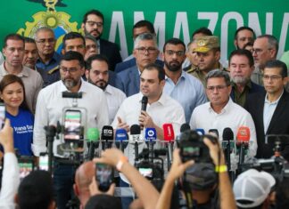 No primeiro dia à frente do Executivo, governador interino Roberto Cidade destaca estabilidade institucional e continuidade de projetos Fotos: Alex Pazuello/Secom