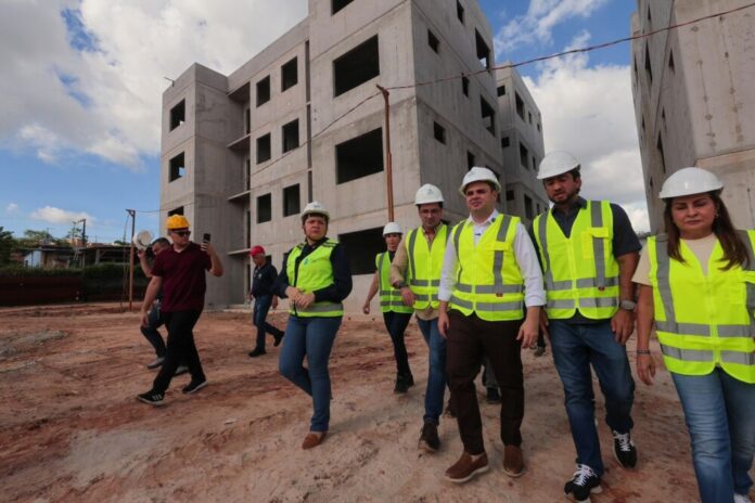 Amazonas Meu Lar: governador interino Roberto Cidade acompanha avanço das obras no Residencial Tarumã