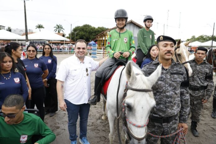 governador interino Roberto Cidade destaca mais de R$ 1 bilhão em investimentos na segurança pública