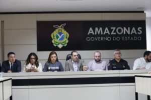 Mais de 14 mil servidores da Segurança terão reajuste de 4,14%, anuncia o governador interino Roberto Cidade