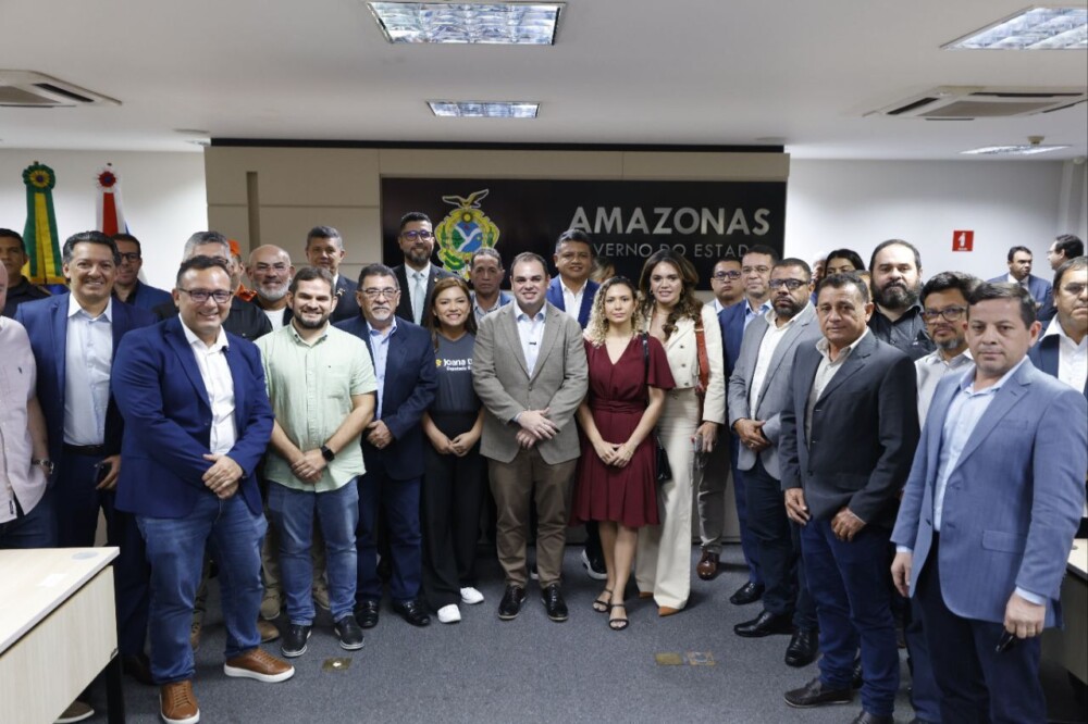 Mais de 14 mil servidores da Segurança terão reajuste de 4,14%, anuncia o governador interino Roberto Cidade