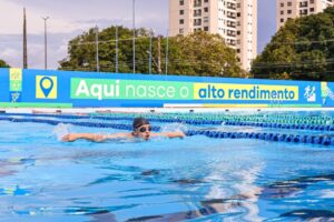 Sedel abre novas vagas de natação para crianças e adolescentes na Vila Olímpica de Manaus
