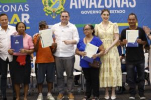 Amazonas Meu Lar: governador interino Roberto Cidade entrega 500 títulos definitivos e amplia regularização fundiária para mais de 22 mil famílias
