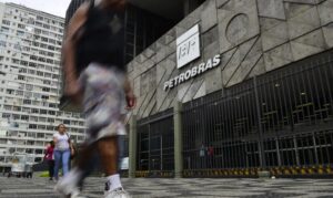 Petrobras reajusta preço do querosene de aviação em 55%; Abreu e Lima (Ipojuca) passa a R$ 5,40 o litro