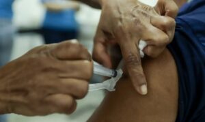 Fiocruz alerta para crescimento de casos de influenza A e outras síndromes respiratórias no Brasil