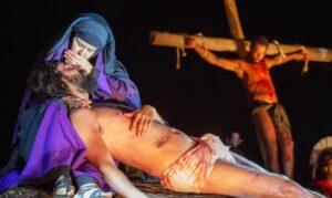 Via Sacra do Morro da Capelinha em Planaltina chega à 53ª edição com realismo e fé