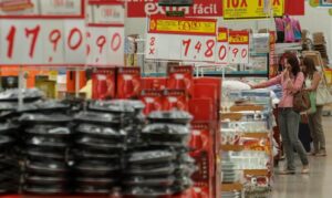 Mercado financeiro eleva previsão da inflação para 4,36% e mantém atenção ao Banco Central