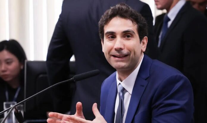 Galípolo diz que Lula orientou a agir de forma técnica no caso do Banco Master