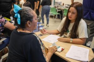 Regularização fundiária: amazonenses celebram títulos definitivos em Manaus