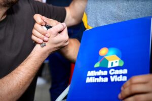 Renato Junior entrega últimas 384 chaves do Morar Melhor e beneficia mais de 2 mil pessoas