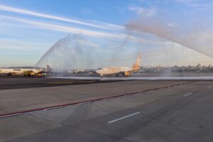 Aeroporto de Porto Alegre ultrapassa movimento pré-enchente e registra avanço no fluxo de passageiros