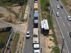 Detran-AM registra 416 irregularidades durante fiscalização de veículos pesados em Manaus