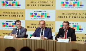 Governo cria subsídio de até R$ 0,89 para segurar preço da gasolina