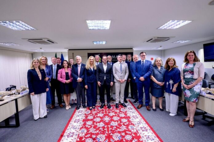 Em reunião com delegação da União Europeia, Roberto Cidade defende desenvolvimento sustentável e ampliação de parcerias internacionais