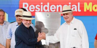 Vice-governador Serafim Corrêa acompanha entrega de moradias durante visita do presidente Lula a Manaus